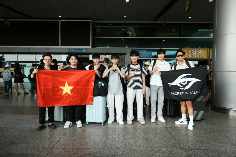 华体会官网-TSW分享队员机场合照：抵达圣保罗要40个小时，祝我们好运